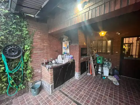 Casa 4 ambientes con 1 baño