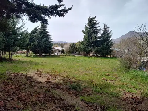 Terreno en venta en Dina Huapi, a una cuadra de la ruta 40.