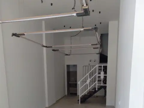 Av Pres Bartolome Mitre 1700