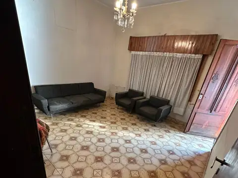 Casa en Alquiler en Moron Sur, $ 650.000