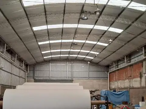 Galpon en Venta 15  mts Frente