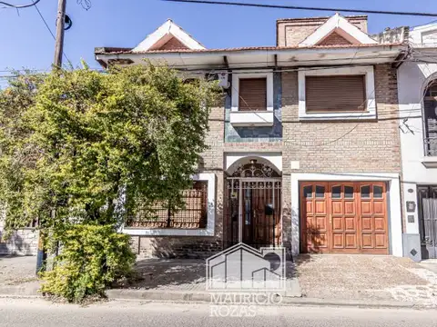 CASA DE 4 DORMITORIOS EN ARROYITO RESIDENCIAL