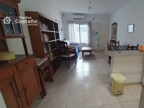 Casa 2 ambientes con 1 baño