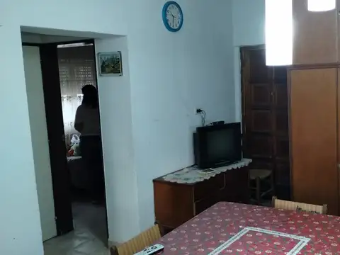 Las Toninas - Casa en Esquina Sobre Lote 11 x 20 mts - Calle 34 y 9