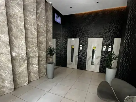 DEPARTAMENTO DE 3 DORMITORIOS CON COCHERA EN VENTA EN LA PLATA