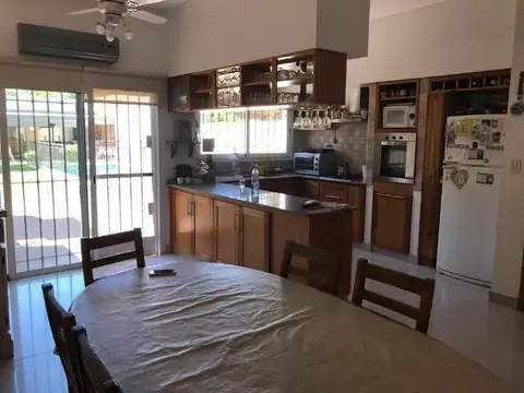 Casa en Venta en Ituzaingo, USD 295.000