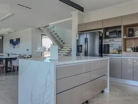 Casa en Venta de 5 dormitorios