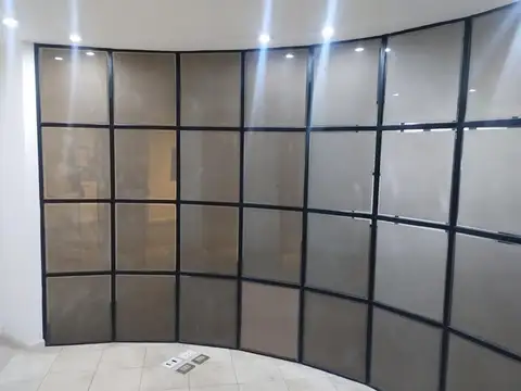 Oficina en Alquiler con 2 cocheras