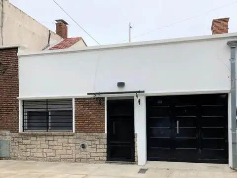 Casa en venta - 2 Dormitorios 2 Baños - 268mts2 - Don Bosco