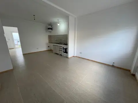 Depto Tipo Casa en Alquiler en Villa Ballester, $ 750.000