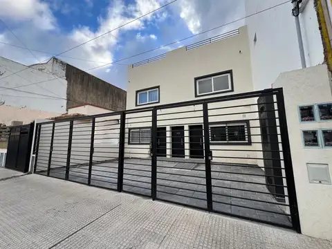PH en  Alquiler 2 ambientes con cochera en Villa Ballester