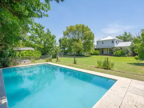 Venta casa 5 amb pileta Estancias del Pilar La Paz