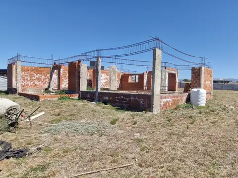 Casa 5 ambientes con 2 baños