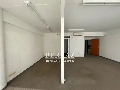 Oficina en Venta con 1 cochera