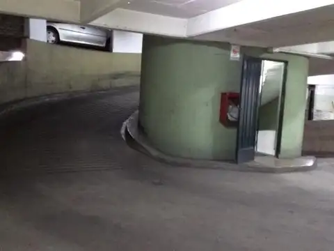 Cochera grande cubierta en pleno barrio de Palermo