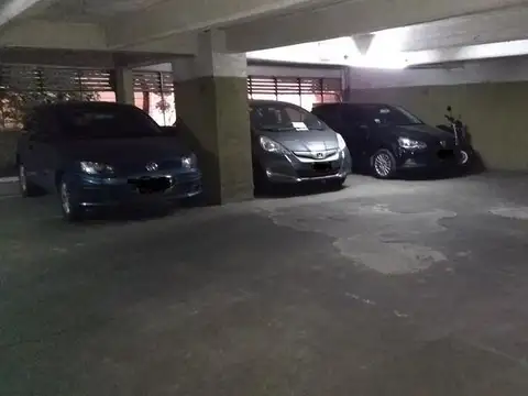 Cochera grande cubierta en pleno barrio de Palermo