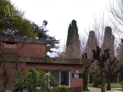 Casa en Venta con 3 cocheras