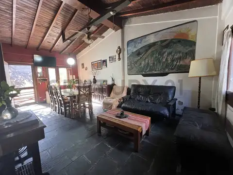 Casa 4 ambientes con 2 baños