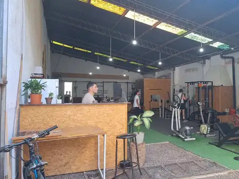 SE VENDE GALPON SOBRE CALLE ITURRASPE