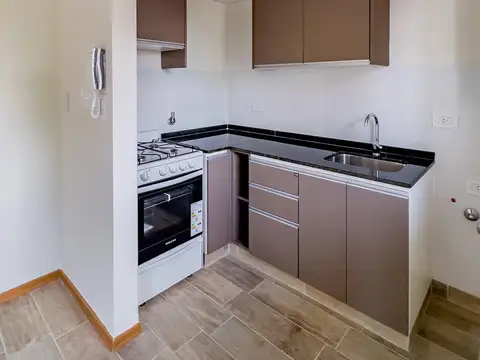 Colón y Ituzaingo - Ultimo Dpto Monoambiente Externo.