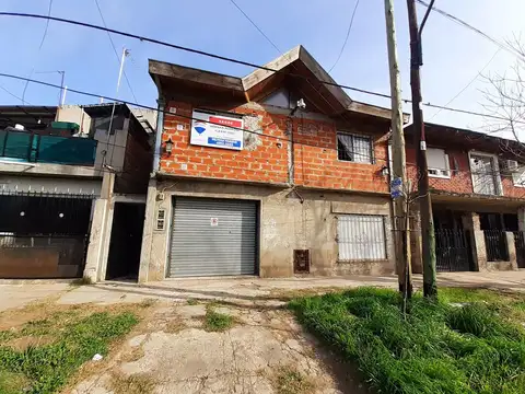 Venta conjunta dos viviendas con Local comercial