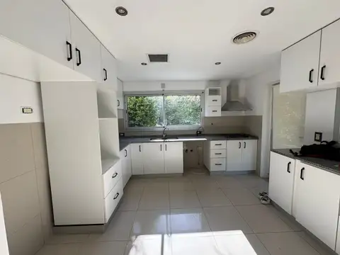 Casa 5 ambientes con 5 baños