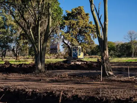 AUR. Los Robles al 600, Barrio Parque Robles 2, Lote en venta.