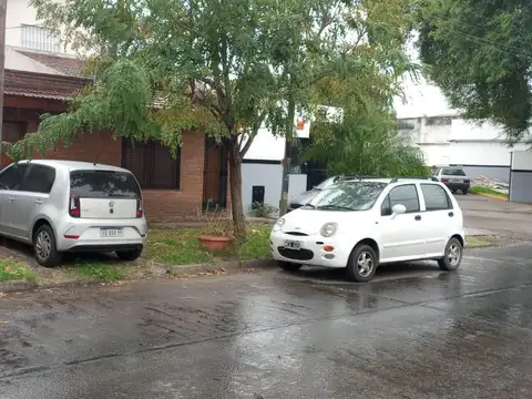 Casa en venta - 3 Dormitorios 3 Baños 2 Cocheras - 164Mts2 - Lomas del Mirador