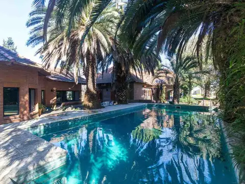 6 AMBIENTES PILETA CLIMATIZADA QUINCHO SAUNA