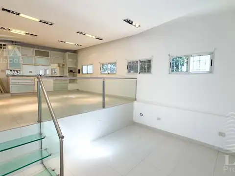 Excelente propiedad ex clínica odontológica primera linea. J. M. de Rosas 3200