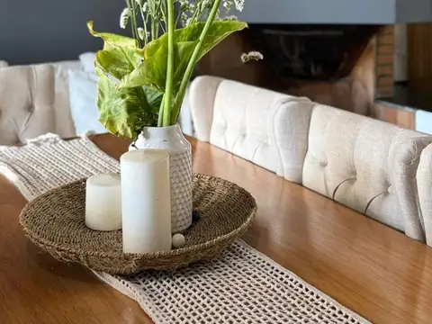 CASA VENTA 4 DORMITORIOS BEVERLY HILLS CON PILETA