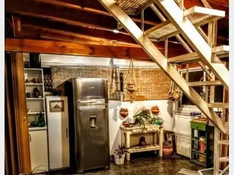 OPORTUNIDAD CASA 3 AMBIENTES CON COCHERAS ESCUCHA OFERTA