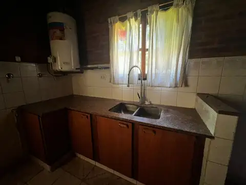 Casa 6 ambientes con 1 baño