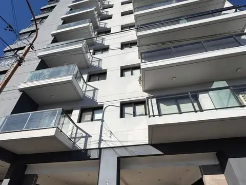 VENTA DEPARTAMENTO 2 AMBIENTES LUMINOSO CON COCHERA