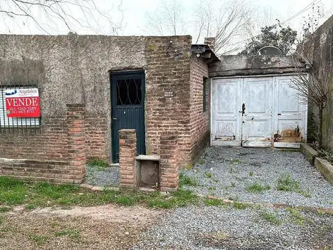 Casa a reciclar con Escritura