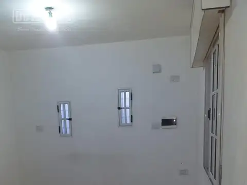Depto Tipo Casa en Alquiler en Moron Sur, $ 420.000