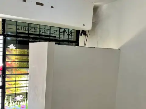 Local en Venta Via Púb.