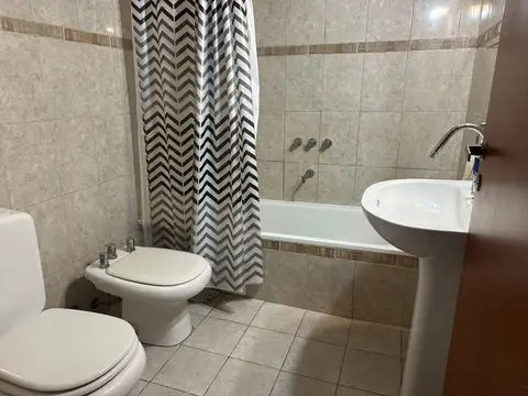 Depto Tipo Casa en Alquiler de 3 ambientes