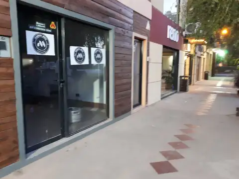 ALQUILER : FUNES Locales y Oficinas    Sobre Ruta ,Centricos: Plena Vista    Marquesina y Estacion