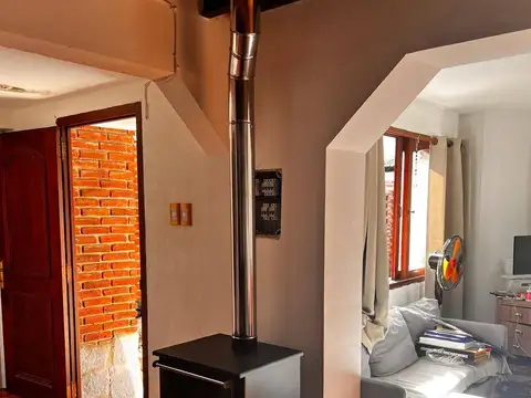 Casa 5 ambientes con 2 baños