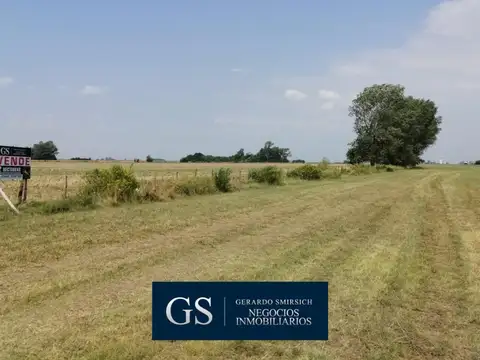 CAMPO SOBRE AUTOPISTA RUTA 9