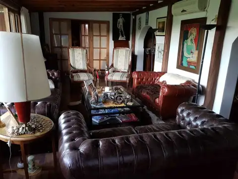 Casa en Venta con 8 cocheras