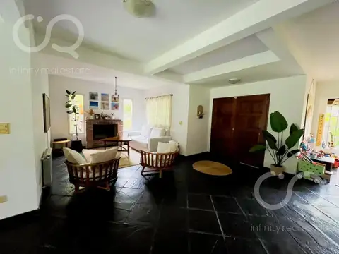 Casa 5 ambientes con 3 baños