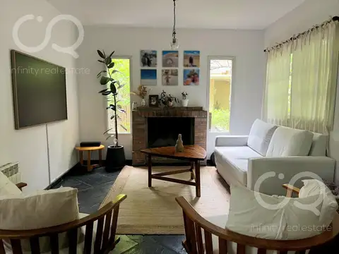 Casa en Alquiler con 4 cocheras