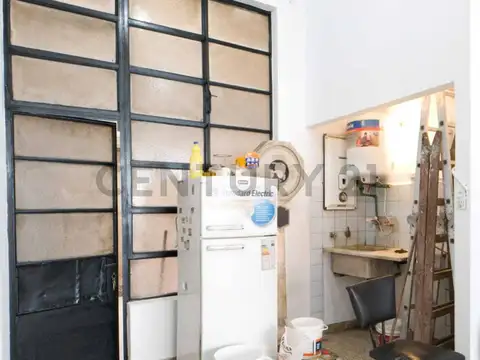 Local con gran potencial comercial en el corazón turístico de La Boca – Suárez 700