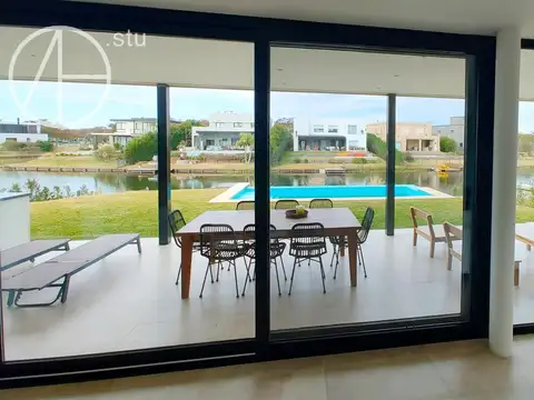 Casa en venta de 5 ambientes al lago en Ceibos Puertos Escobar