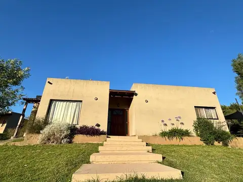 Casa en Venta en Manzanares, USD 260.000