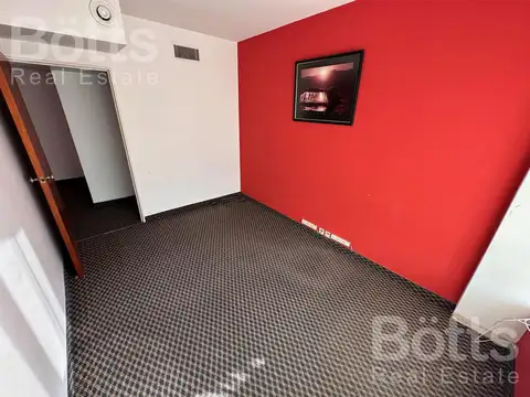 Oficina en Alquiler con 1 cochera