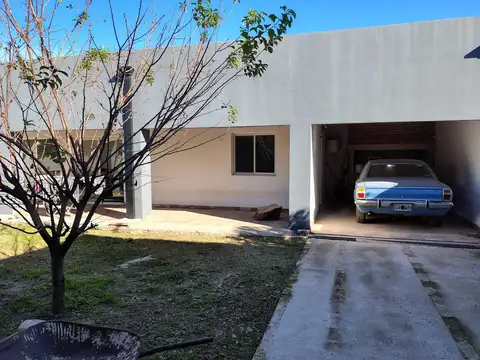 VENTA DE CASA EN SAN ANDRES DE GILES (B)  Apta para crédito 