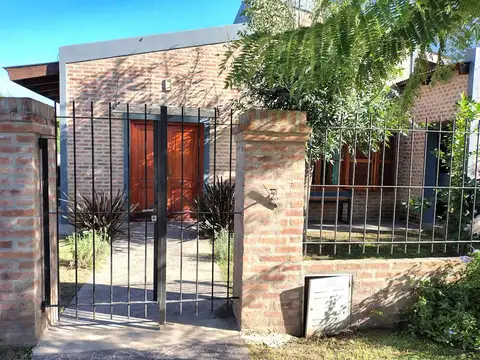 VENTA DE CASA EN SAN ANDRES DE GILES (B)  Apta para crédito 